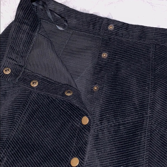 She + Sky Black Corduroy Skirt - Picture 3 of 4
